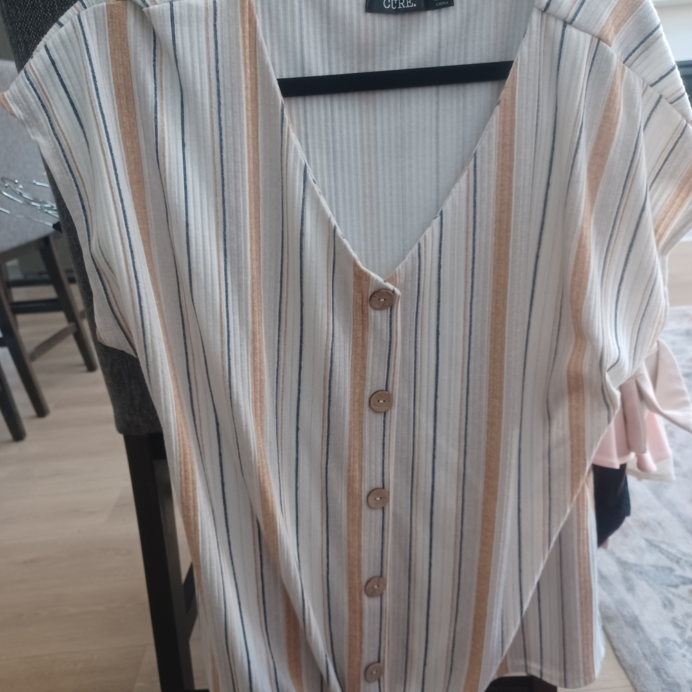 Chic Striped V-Neck Button-Up Blouse